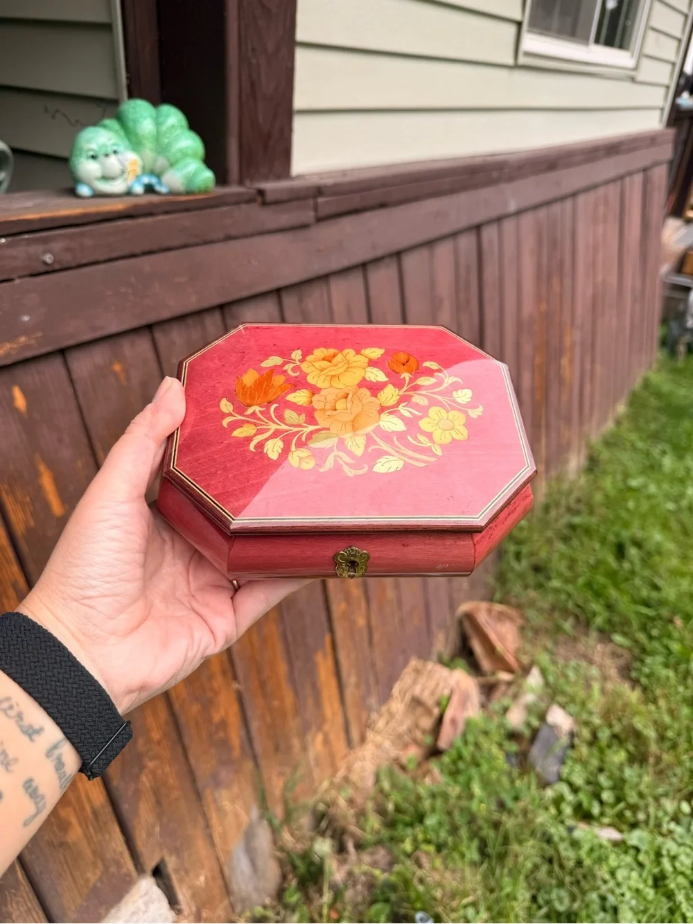 Vintage musical jewelry box